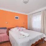 Apartments Jak *