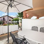 Apartments Jak *
