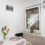 Apartments Jak *