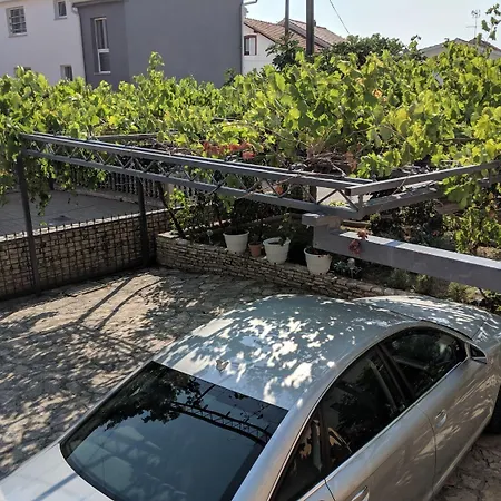 - Parking And Bbq Apartment *