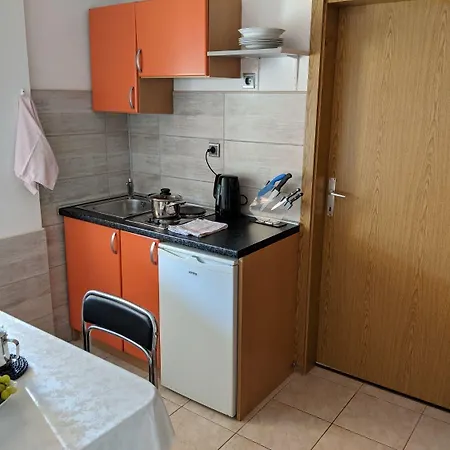 - Parking And Bbq Apartment *