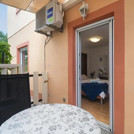 Apartments Jak Апартаменты