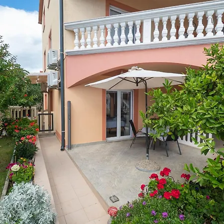 Apartments Jak Апартаменты Водице