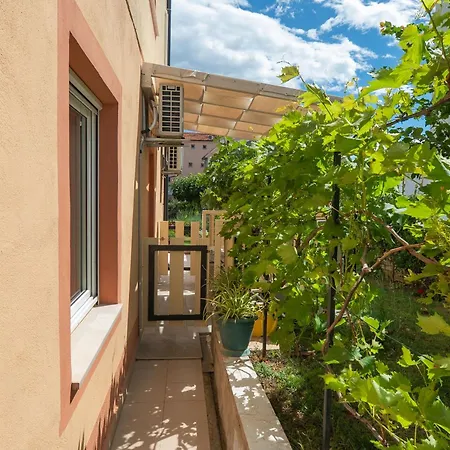 Apartments Jak Vodice