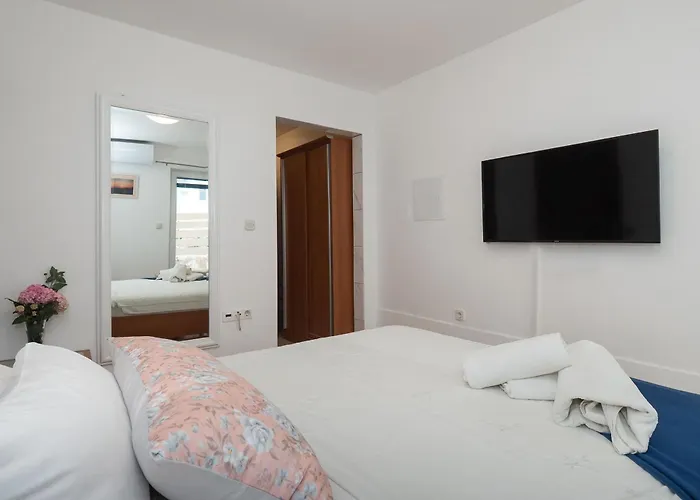 Apartments Jak Apartamento *