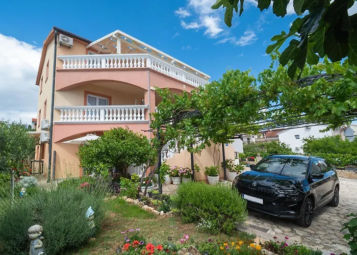 Apartments Jak Апартаменты