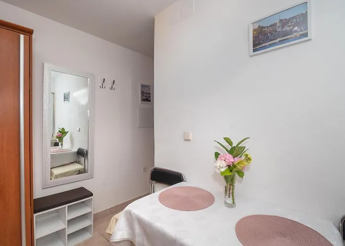 Apartments Jak Апартаменты